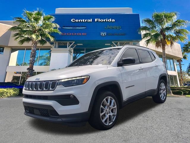 Certified Used 2023 White Jeep Latitude Lux image 9