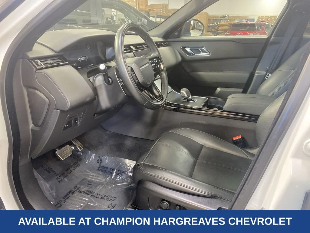 Used 2025 Fuji White Land Rover Dynamic SE image 13