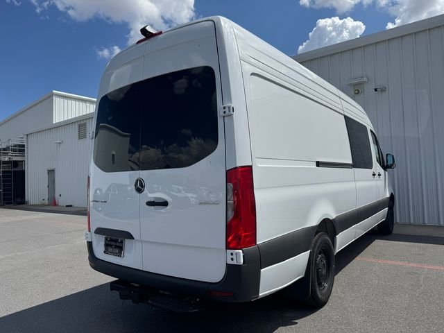 New 2026 Arctic White Mercedes-Benz Crew 170 WB image 32