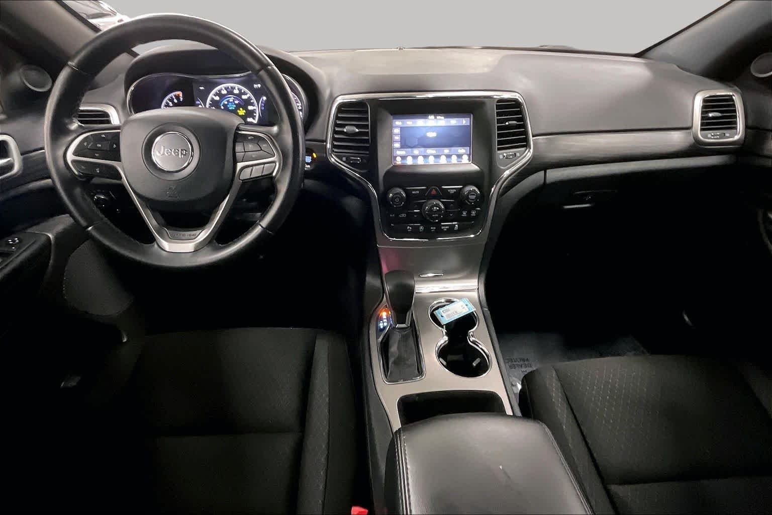Used 2021 Granite Crystal Metallic Clearcoat Jeep Laredo E image 15