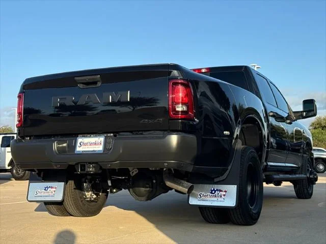 New 2027 Diamond Black Crystal Pearl-Coat Exterior Paint RAM TRADESMAN image 9