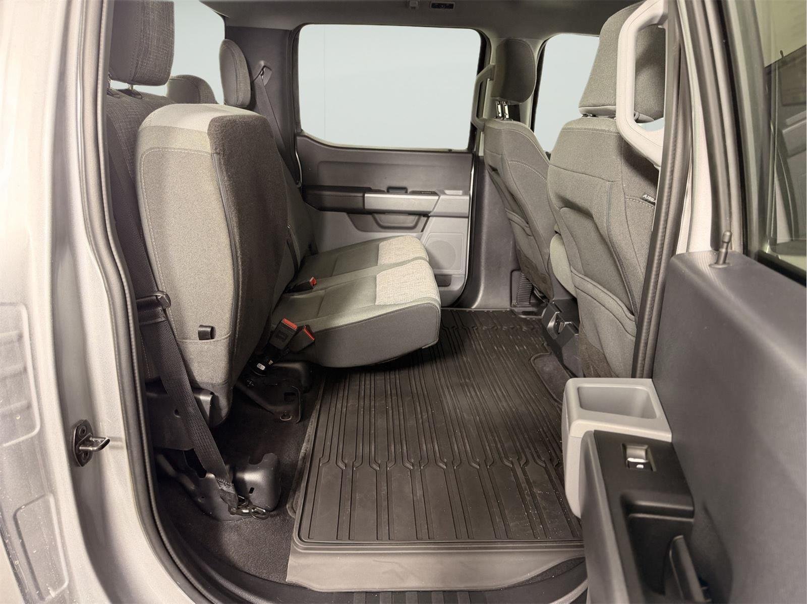 Used 2023 Iconic Silver Ford XLT image 19