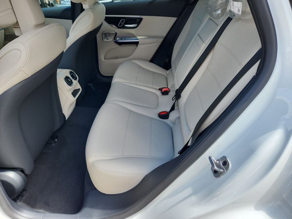 New 2027 Polar White Mercedes-Benz GLC 300 4MATIC® image 18