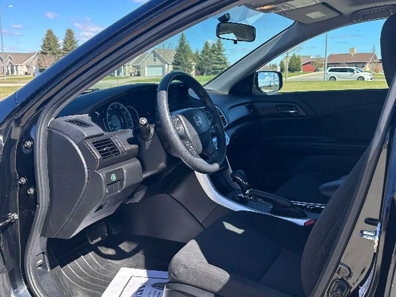 Used 2015  Honda EX image 11