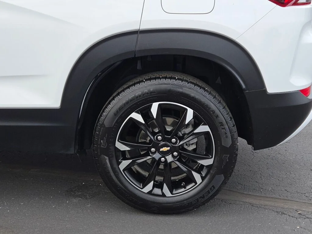 Used 2023 White Chevrolet LT image 14