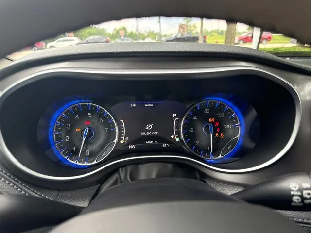 Used 2019 Black Chrysler Limited image 35