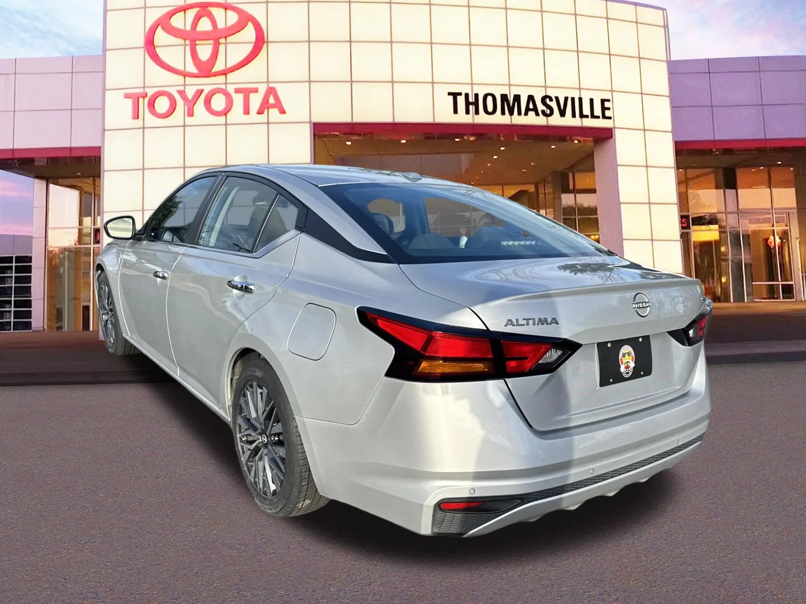 Used 2024 Brilliant Silver Metallic Nissan 2.5 SV image 7