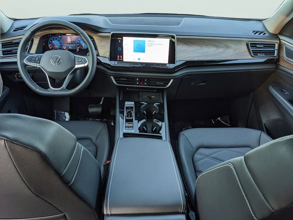 New 2026 Silver Volkswagen 2.0T SE w/Technology image 11