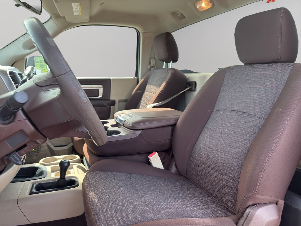 Used 2018 Delmonico Red Pearlcoat Ram SLT image 3