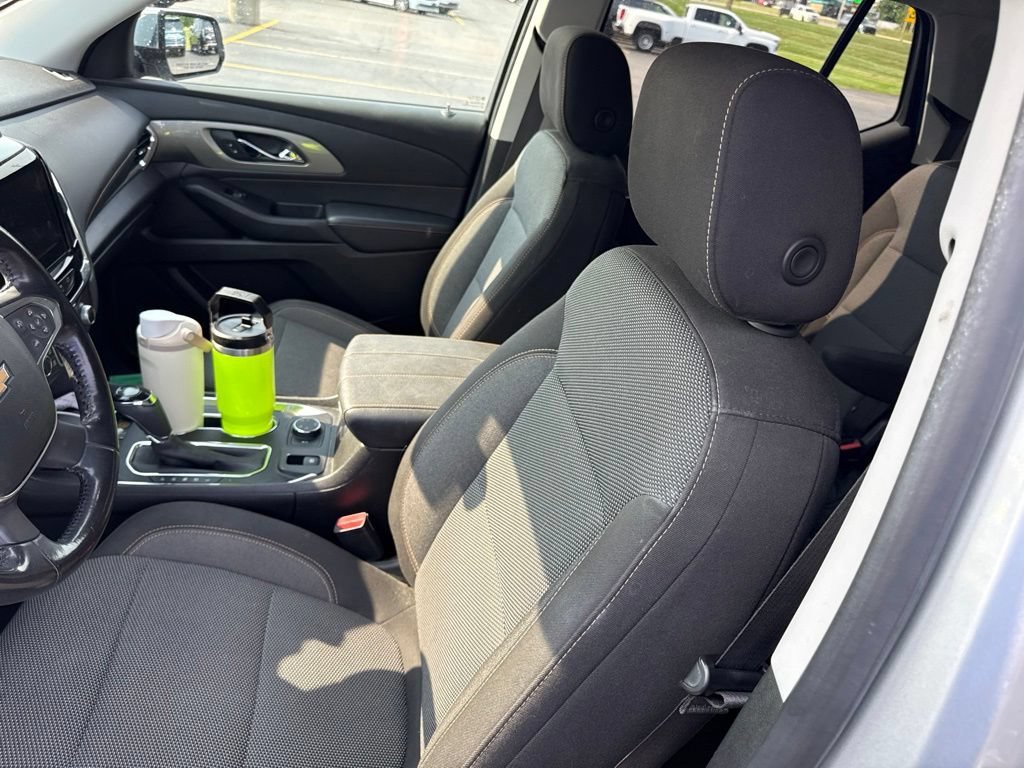 Used 2018 SILVER ICE METALLIC Chevrolet LT Cloth image 12