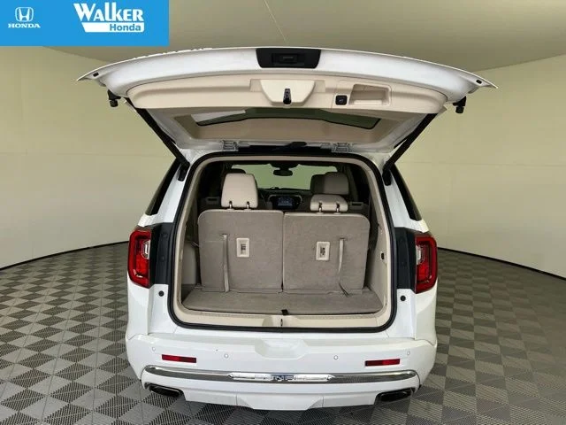 Used 2023 White GMC Denali image 43