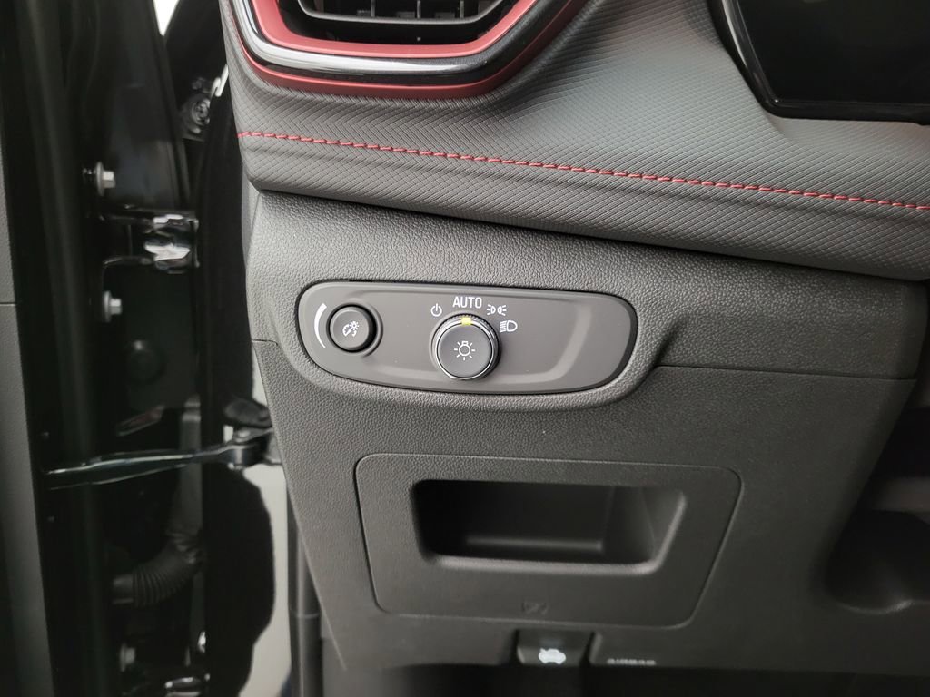 New 2026 Mosaic Black Metallic Chevrolet RS image 30