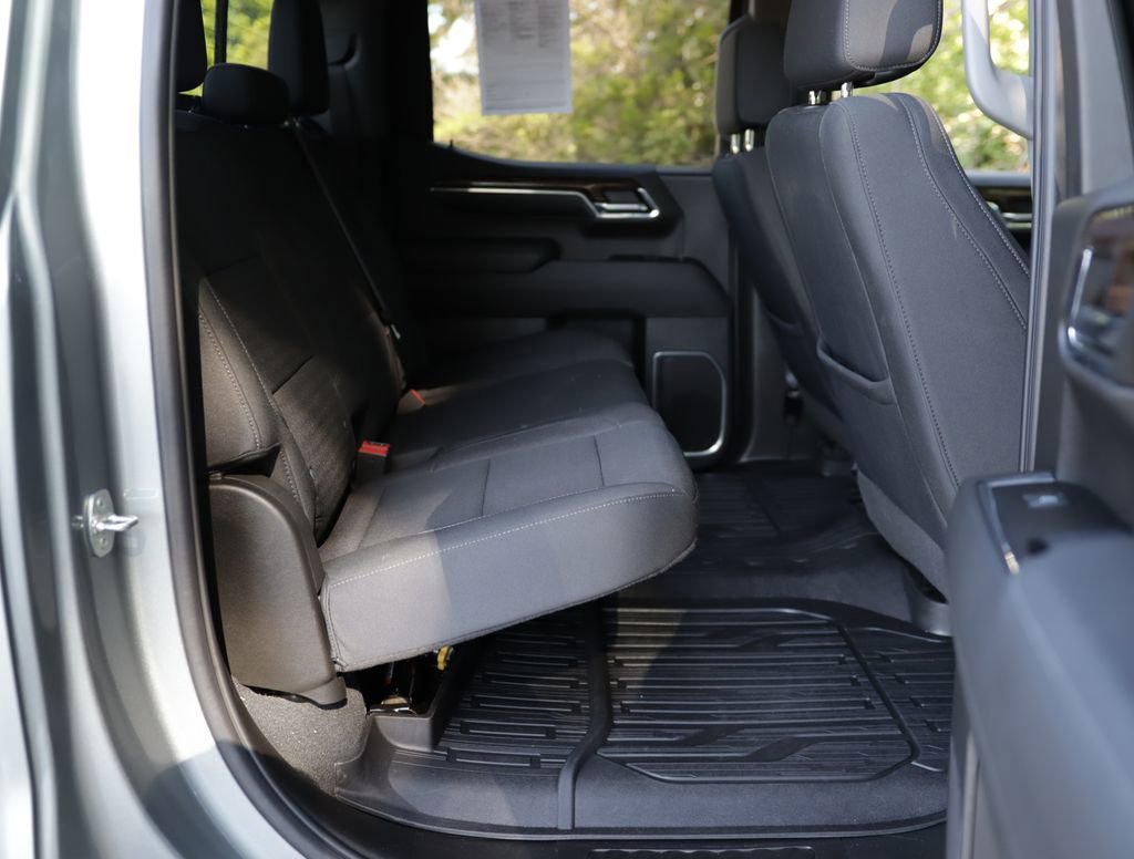 Used 2024 Sterling Metallic GMC SLE image 28