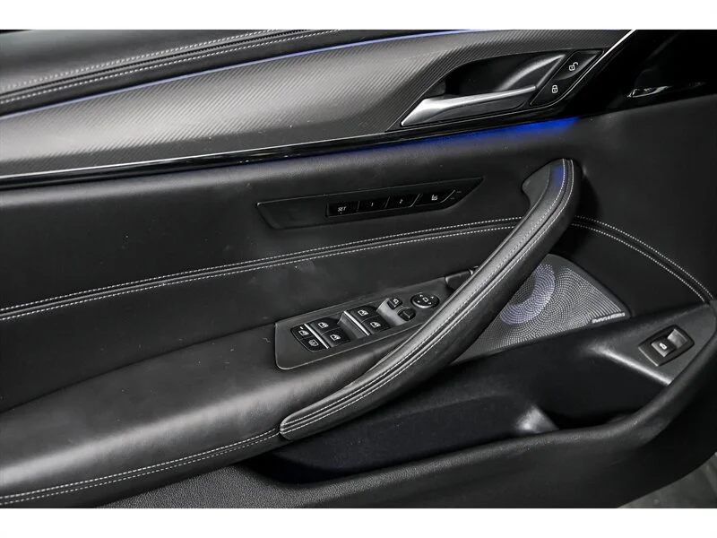 Used 2019 Black Sapphire Metallic BMW Competition image 13