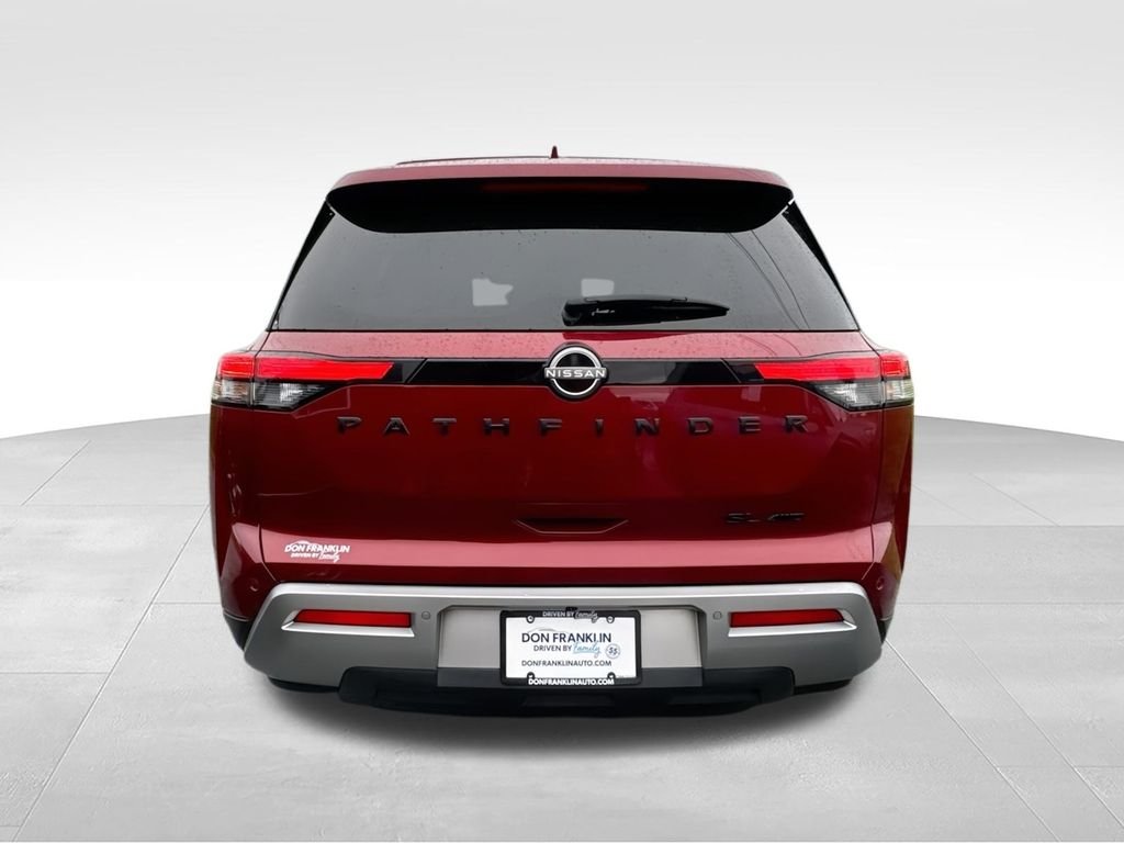 Used 2022 Red Nissan SL image 4