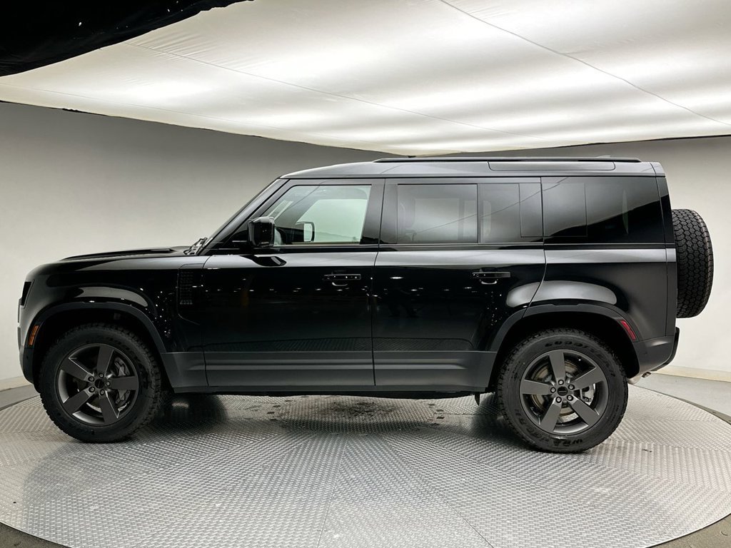 New 2026 Santorini Black Land Rover S image 2