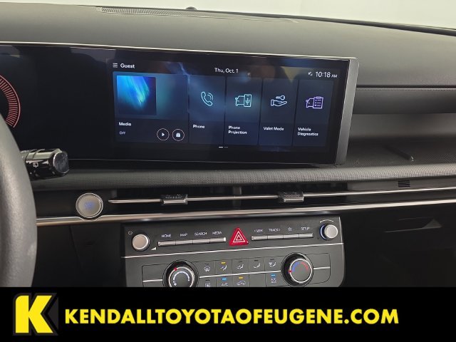 Used 2025 Black Hyundai SE image 18