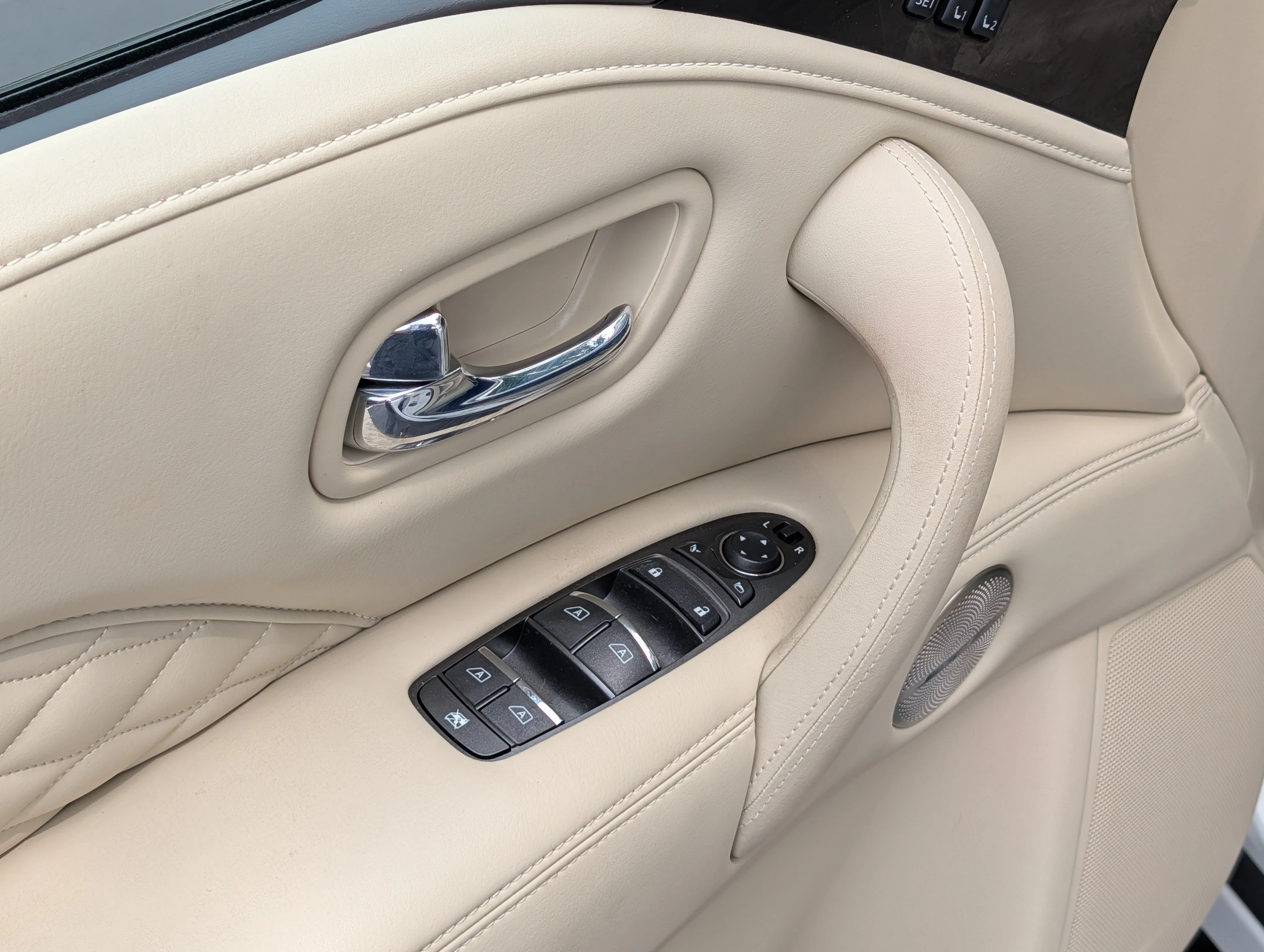 Used 2023 Moonstone White INFINITI SENSORY image 19