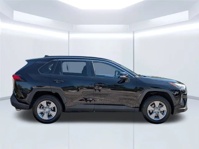 Used 2022 Black Toyota XLE image 7