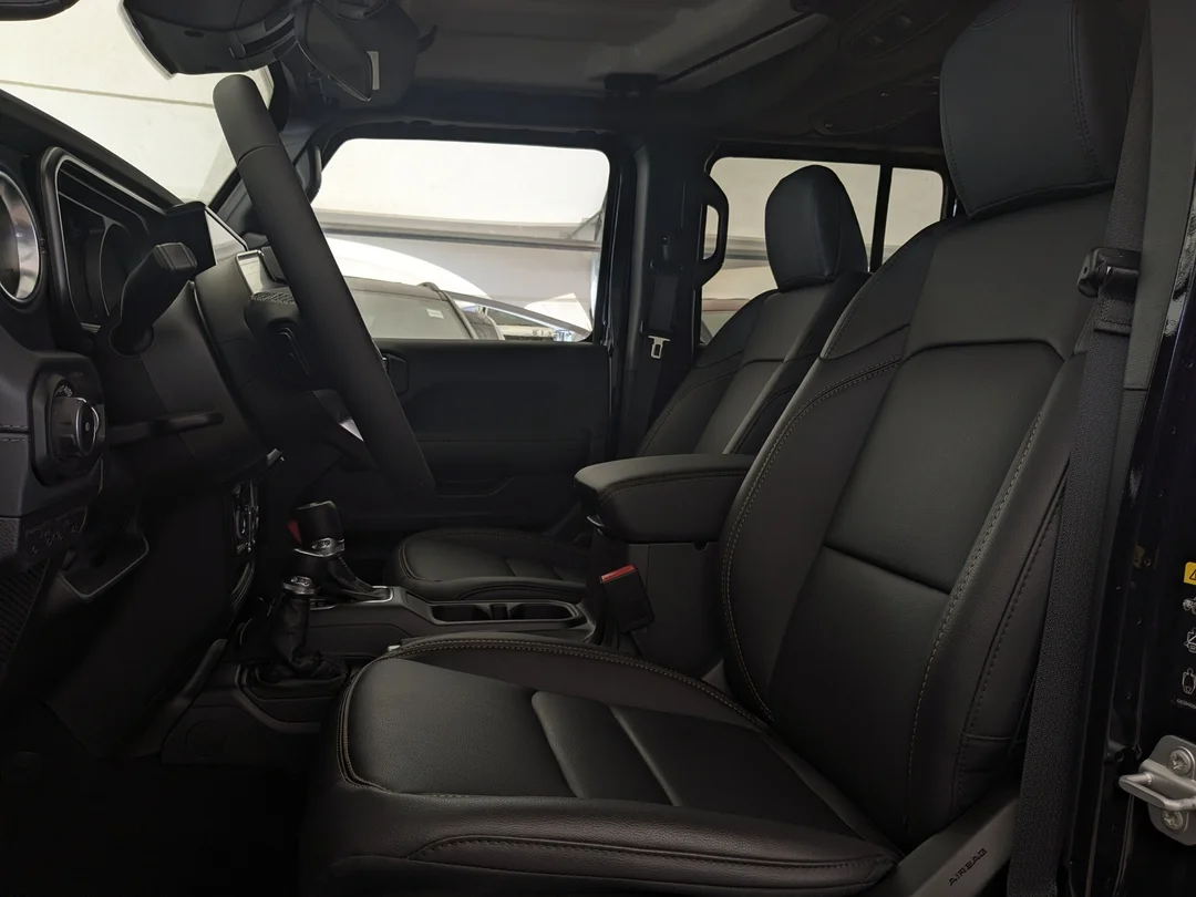 New 2026 Black Jeep Sahara - - 4x4 - McKinley Leather Seats - Body? Colour Hardtop - Side Steps & More! image 14
