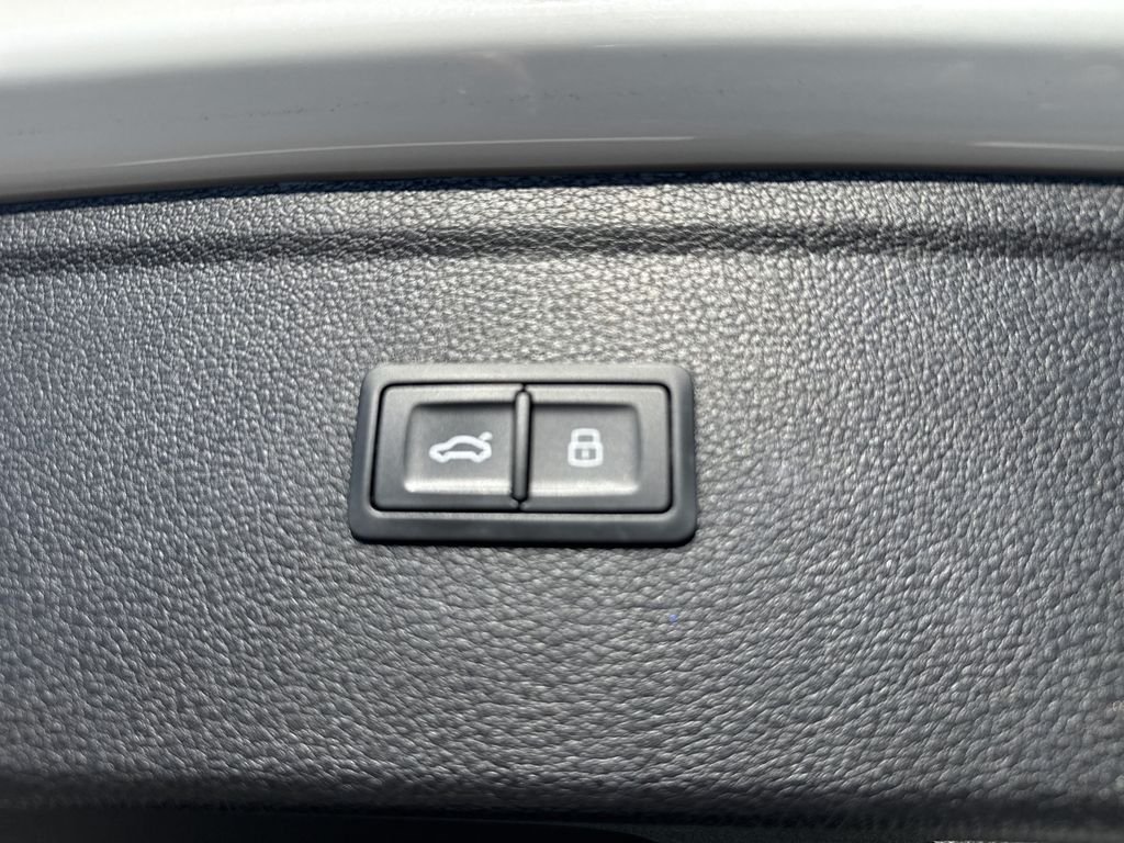2022 Audi SQ5 Premium - Photo 32