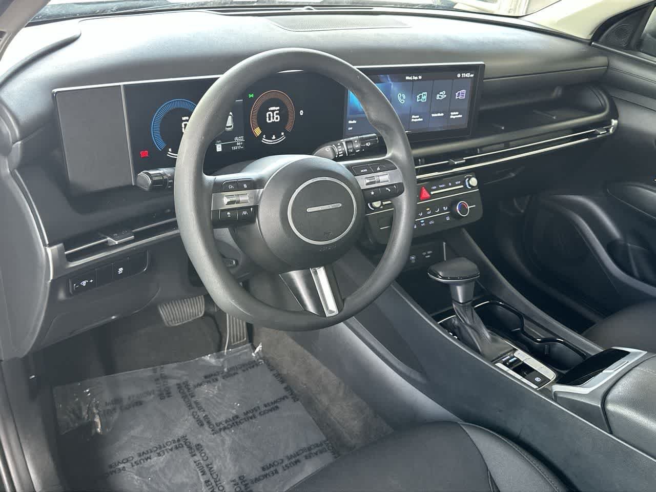 2025 Hyundai Tucson SE - Photo 13