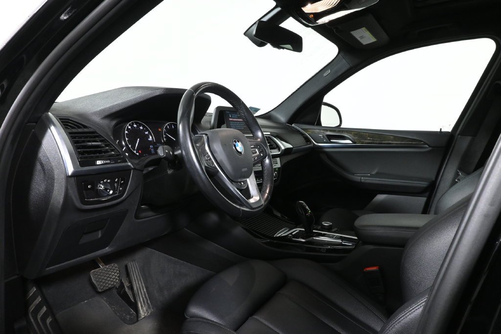 Used 2018 Black BMW xDrive30i image 4