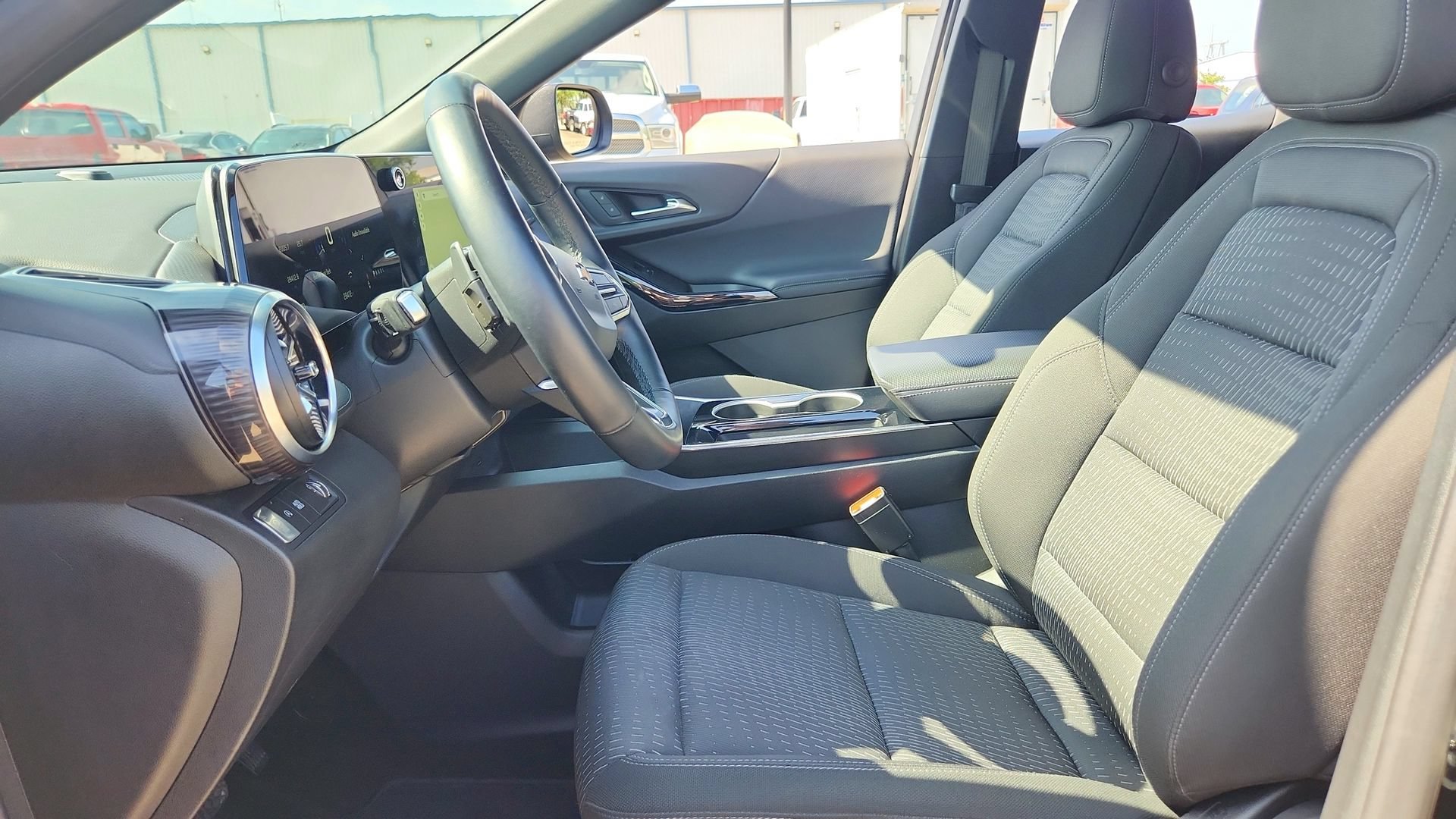 2025 Chevrolet Equinox LT - Photo 14