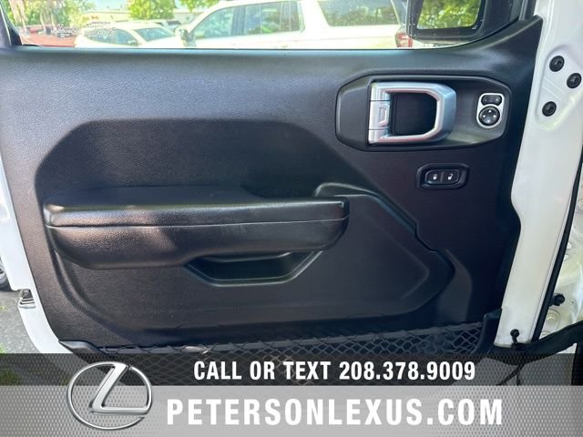 Used 2018 White Jeep Unlimited Rubicon image 18
