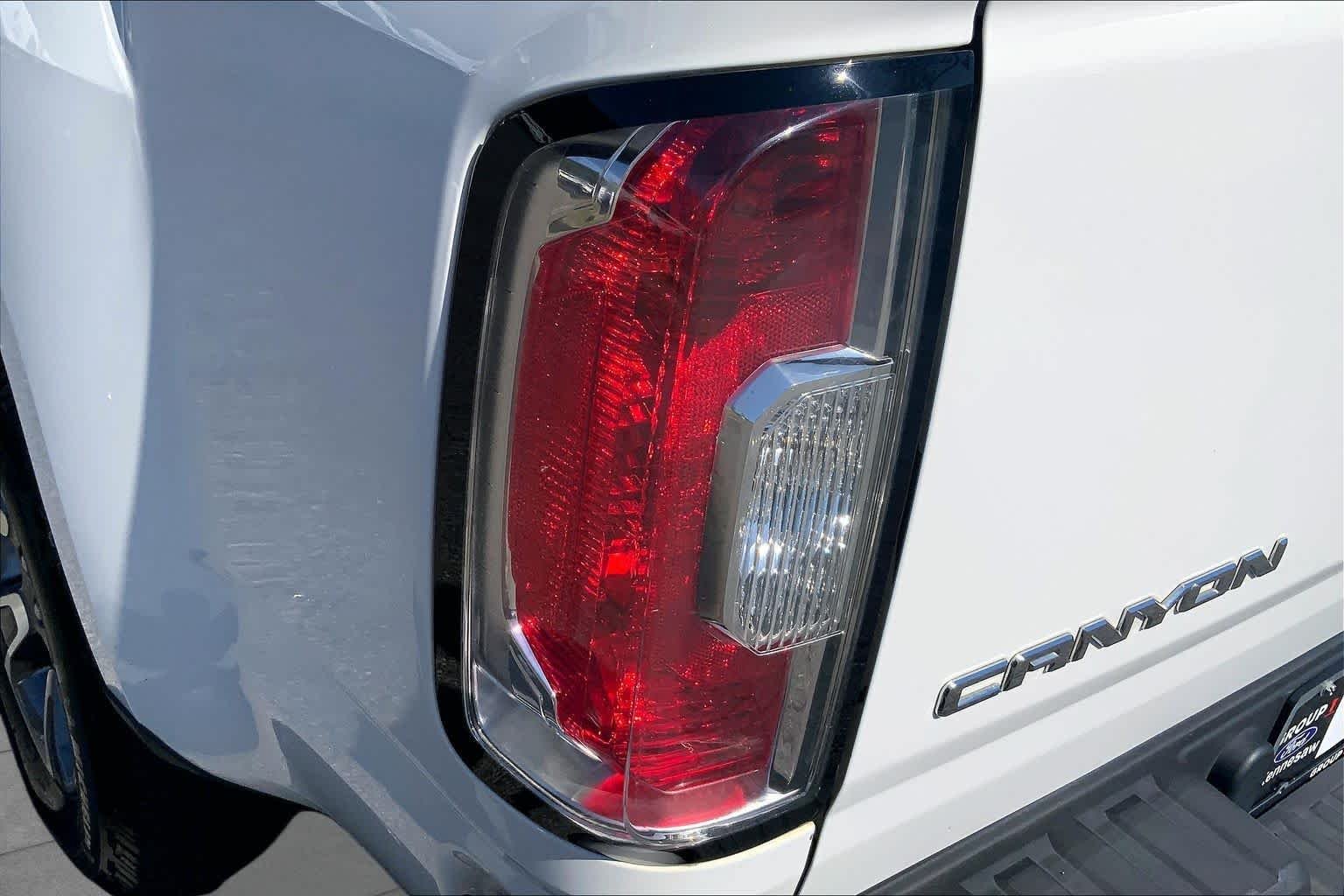 Used 2016 Summit White GMC 2WD image 26