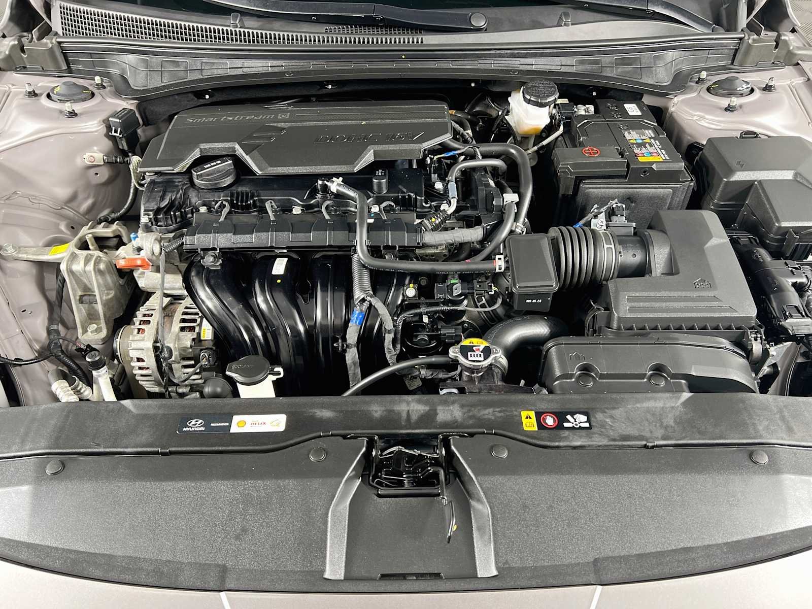 Used 2024 Fluid Metal Hyundai Limited image 31