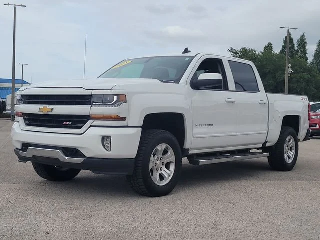 Used 2018 White Chevrolet LT image 31