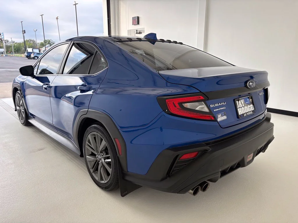 Used 2022 Blue Subaru Base image 16