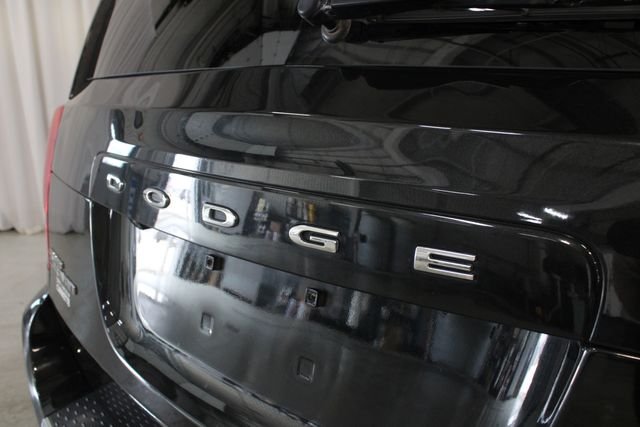Used 2019 Black Dodge SXT image 29