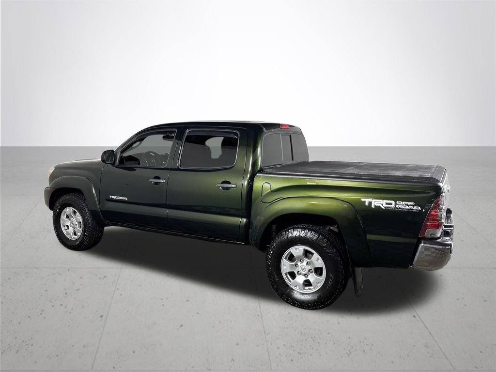Used 2013 Green Toyota Base image 8