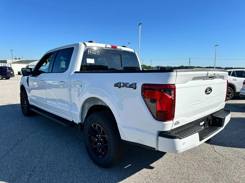 New 2026 Oxford White Ford XLT 4WD SuperCrew 5.5
