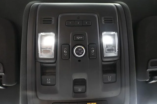 Used 2022 White Chevrolet RST image 39