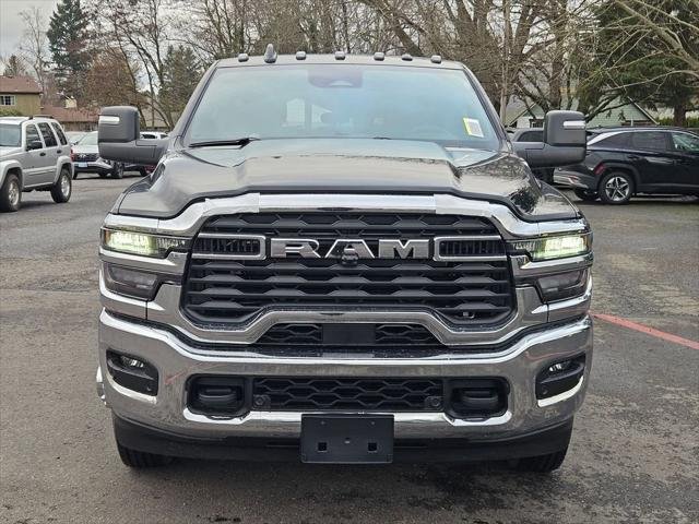 New 2026 Diamond Black Crystal Pearl-Coat Exterior Paint RAM TRADESMAN image 2