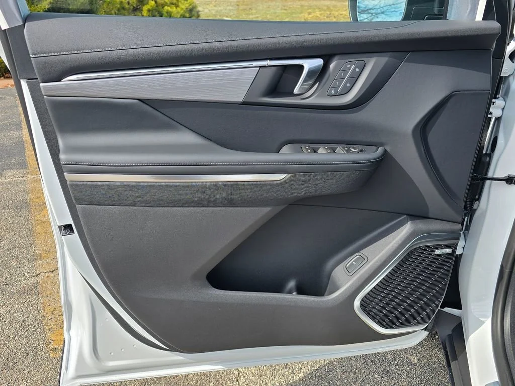 New 2026 Summit White Buick Preferred image 13