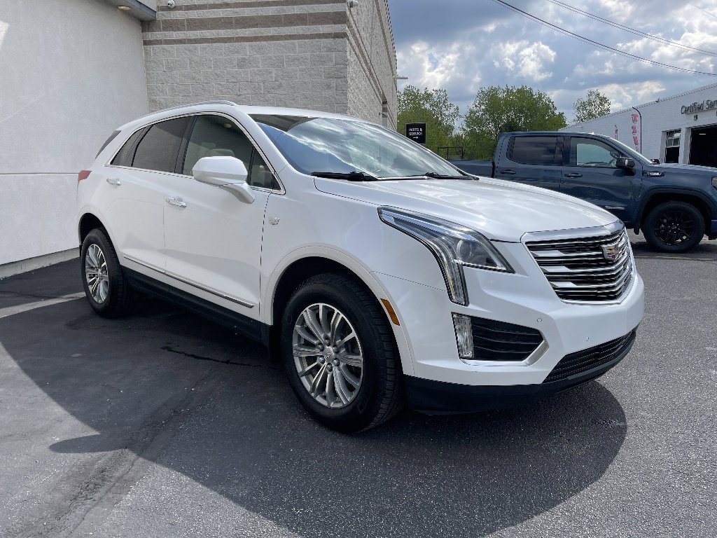 Used 2017 Cadillac XT5 Luxury with VIN 1GYKNBRS2HZ244924 for sale in Warren, OH