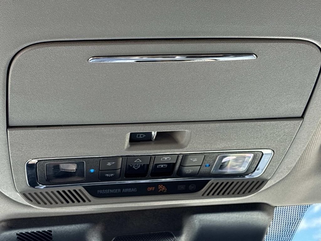 Used 2022 White Ford Lariat image 43