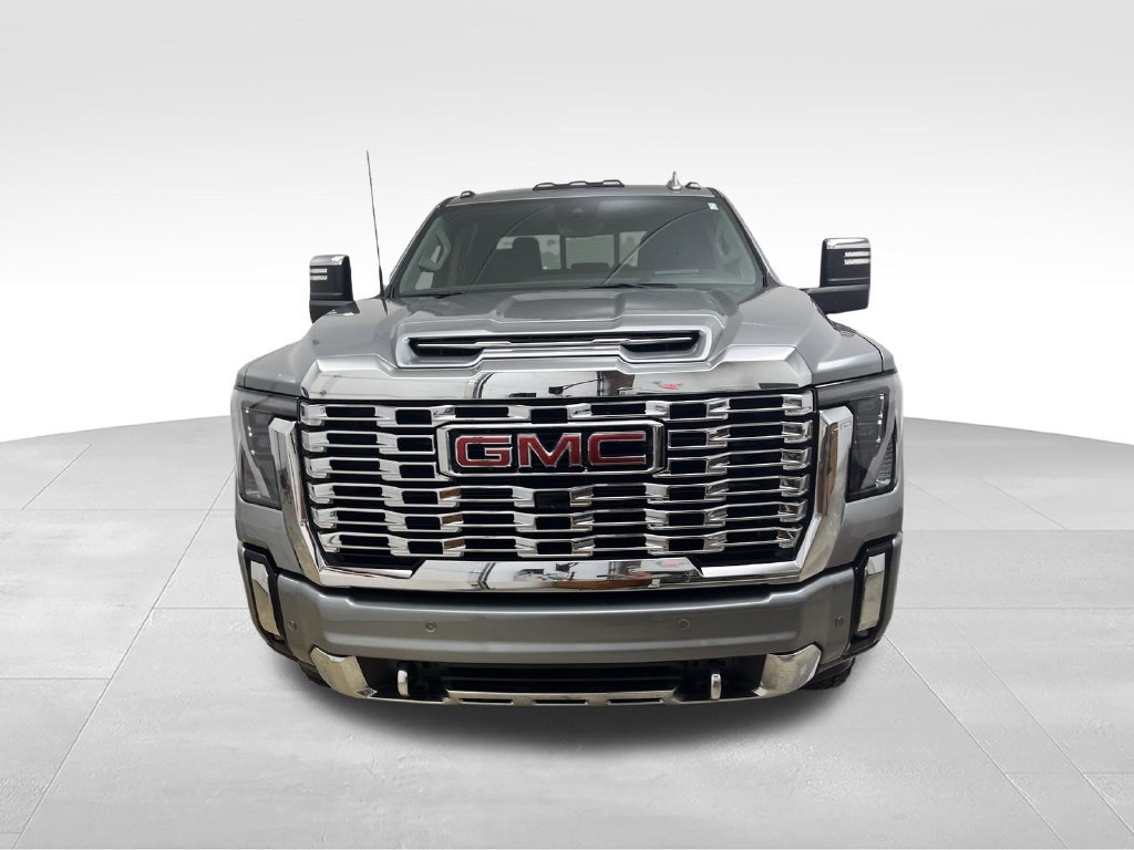 Used 2025 Silver GMC Denali image 8