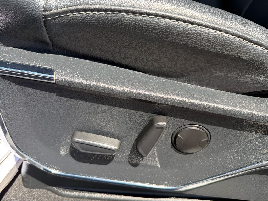 Used 2024 Gray Ford Lariat image 4