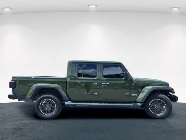 Used 2022 Green Jeep Overland image 7