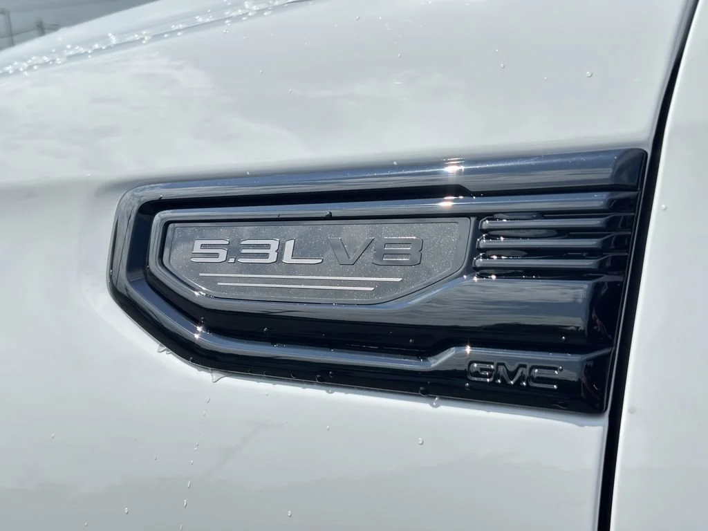 New 2026 Summit White GMC Elevation image 9