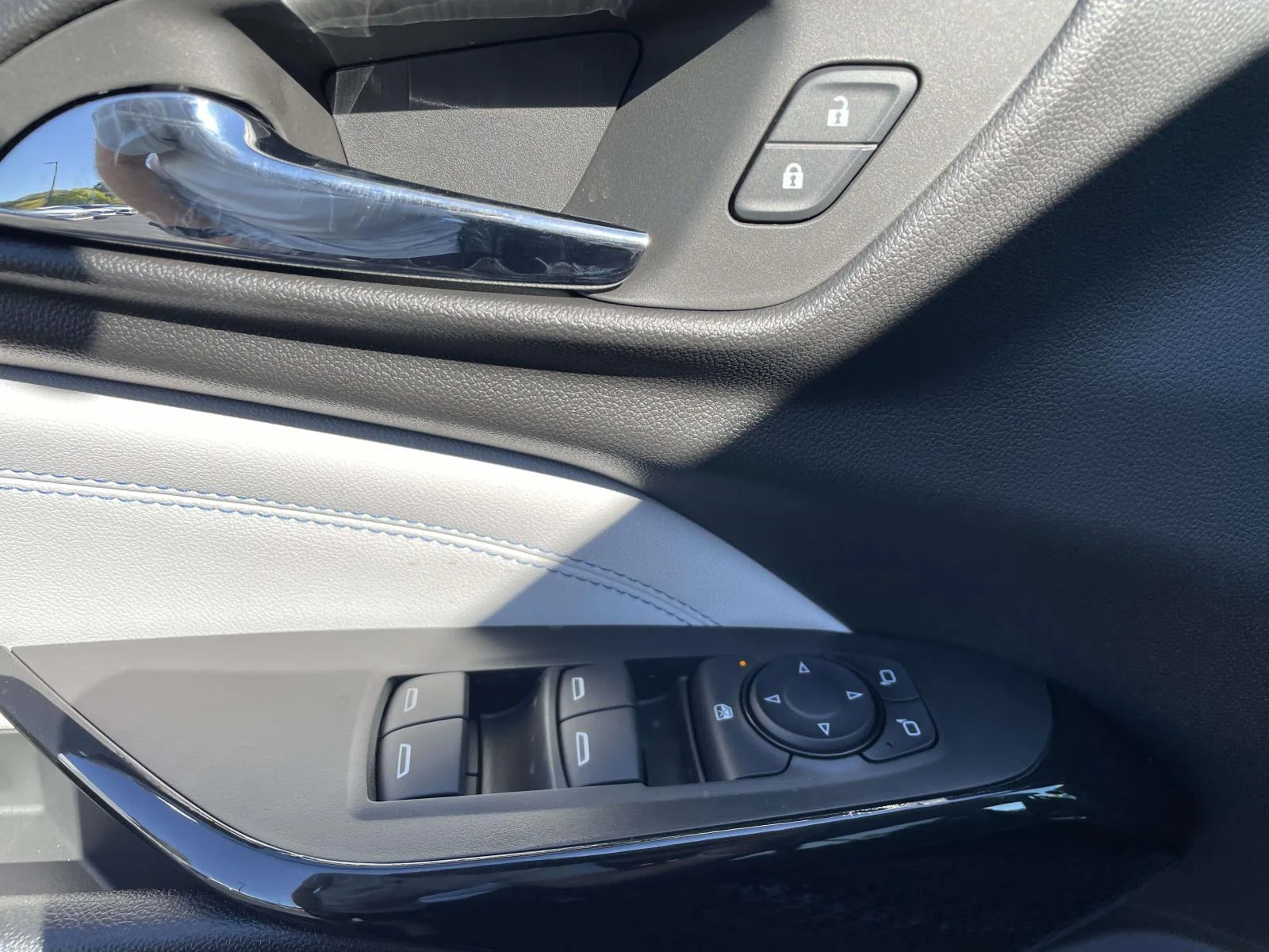 New 2026 Mosaic Black Metallic Chevrolet LT image 16