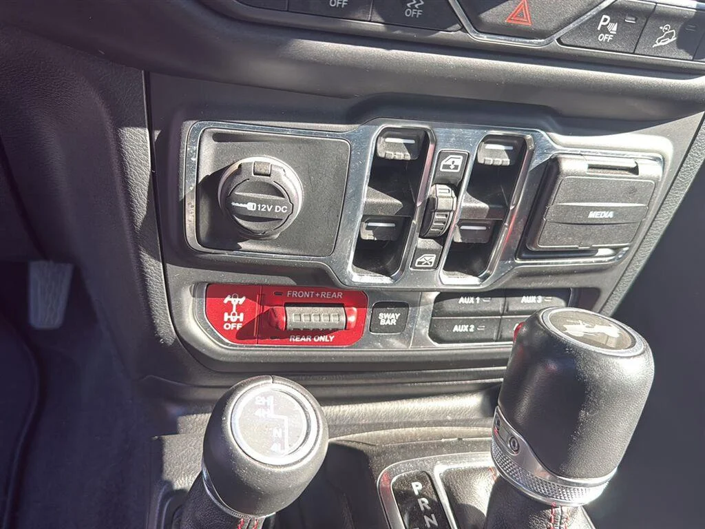 Used 2020 Sting-Gray Clearcoat Jeep Rubicon image 10