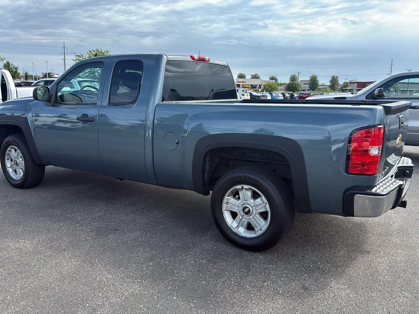 Used 2013 Blue Granite Metallic Chevrolet LT image 4