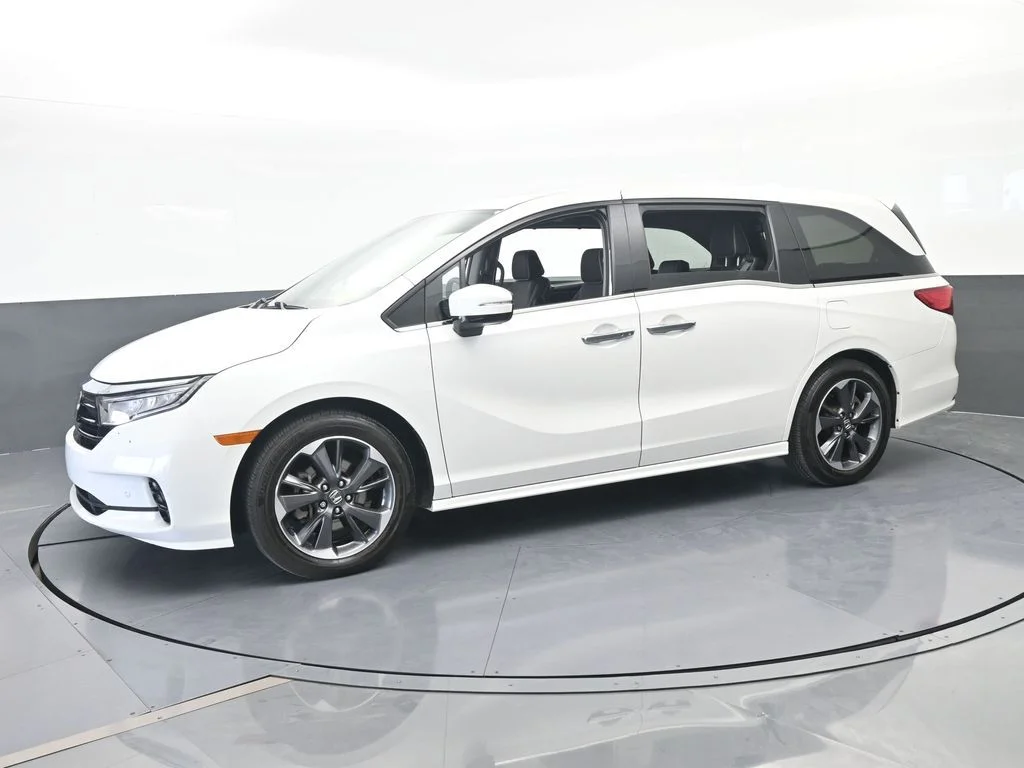 Used 2022 White Honda Elite image 2