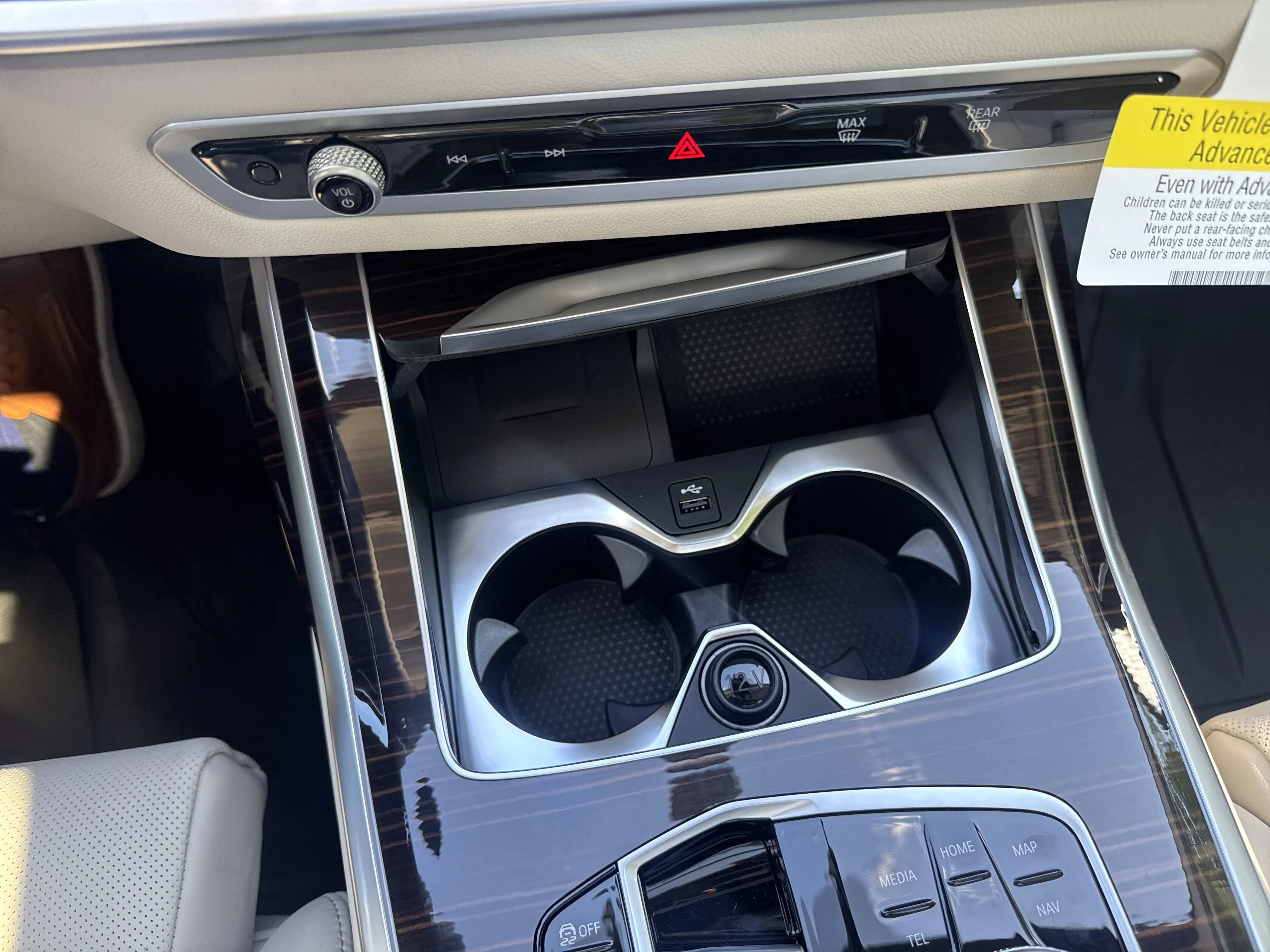 2026 BMW X7 40i - Photo 16